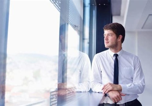 Understanding the Role of Commercial Property Managers in Vendor and Contractor Relationships